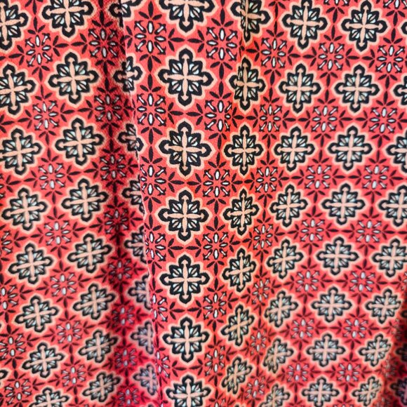 Liz Claiborne Career Red/Black/White Geo Long and 3/4 Sleeve Blouse size 3x - Picture 9 of 10